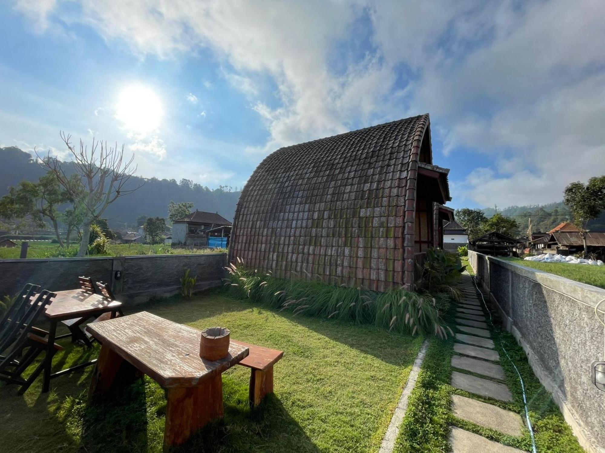 Volcano Cabins Kubupenlokan Ngoại thất bức ảnh